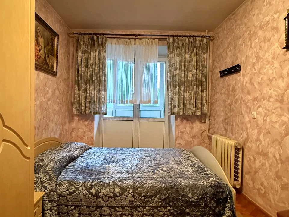 Apartment. Ivano-Frankivsk, Hnat Hotkevych st.