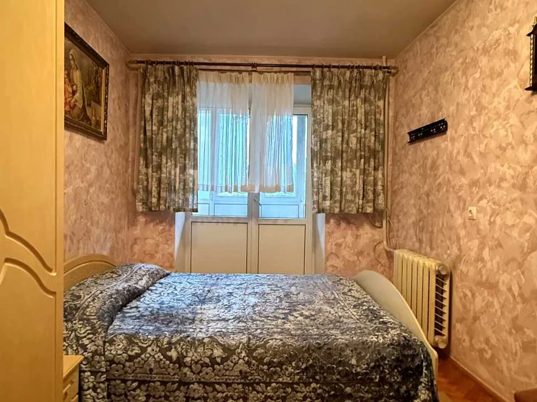 Apartment. Ivano-Frankivsk, Hnat Hotkevych st.
