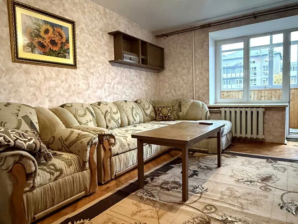 Apartment. Ivano-Frankivsk, Hnat Hotkevych st.
