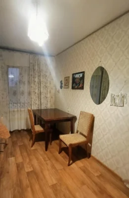 Продажа 3-комнатной квартиры в центре, 60 м², Кирпичный дом