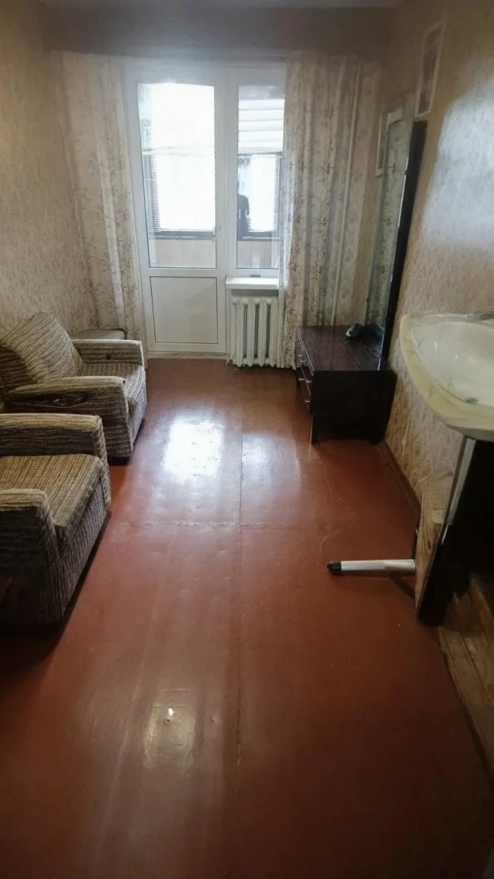 Продажа 3-комнатной квартиры в центре, 60 м², Кирпичный дом