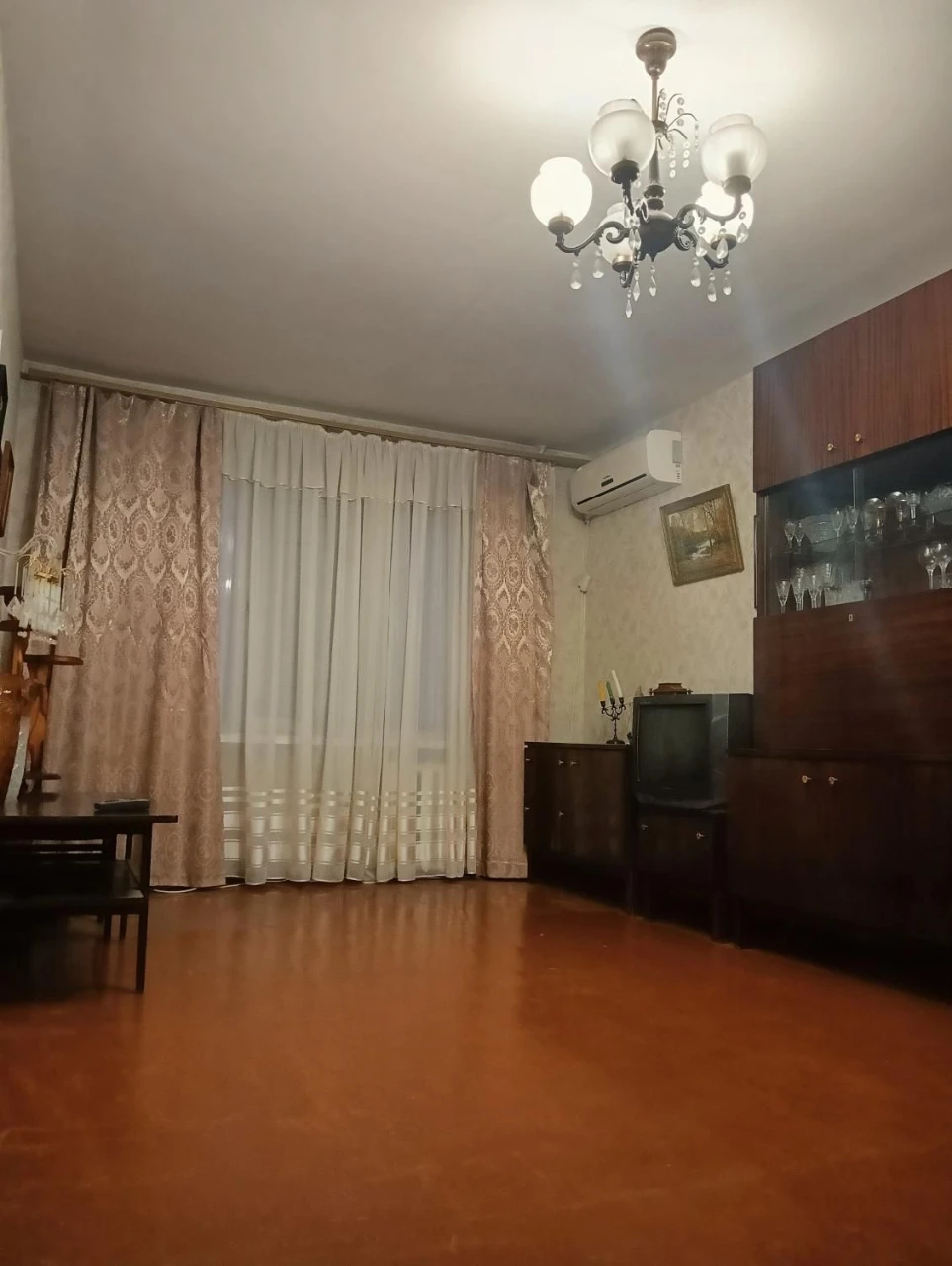 Продажа 3-комнатной квартиры в центре, 60 м², Кирпичный дом