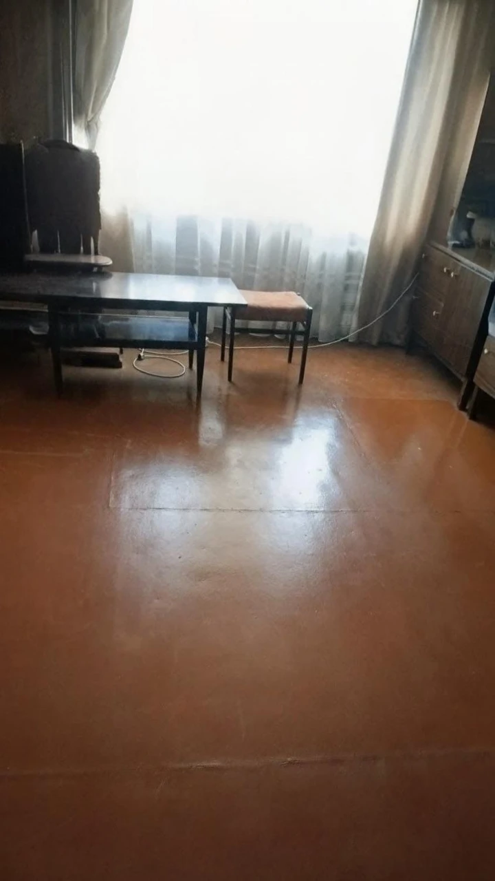 Продажа 3-комнатной квартиры в центре, 60 м², Кирпичный дом