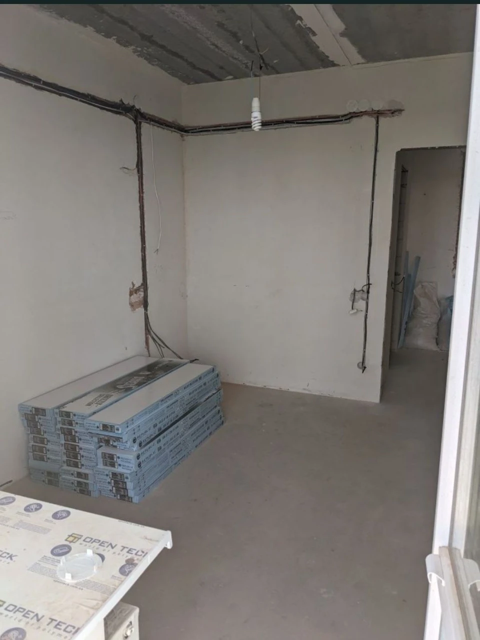 Sale of a three-room apartment