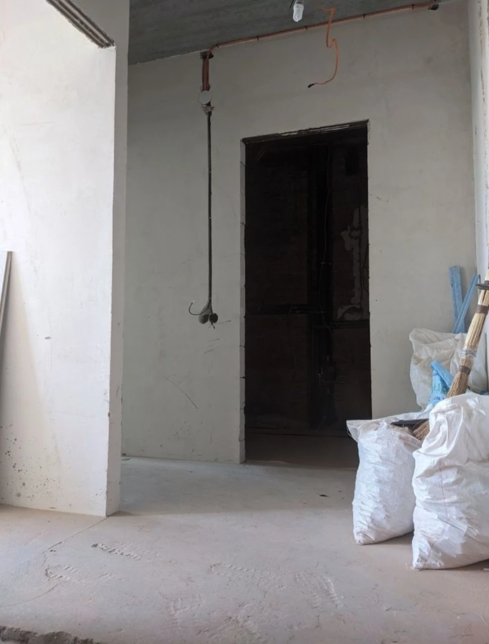 Sale of a three-room apartment