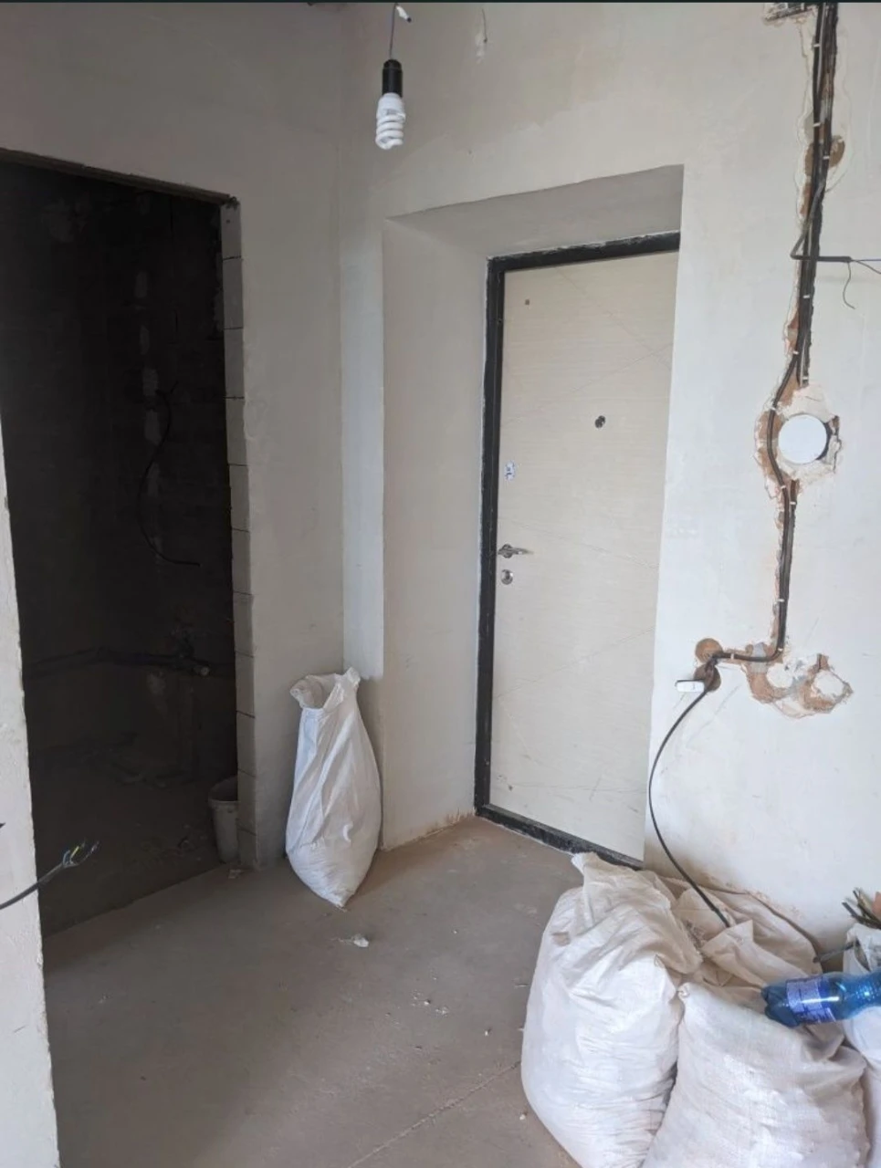 Sale of a three-room apartment