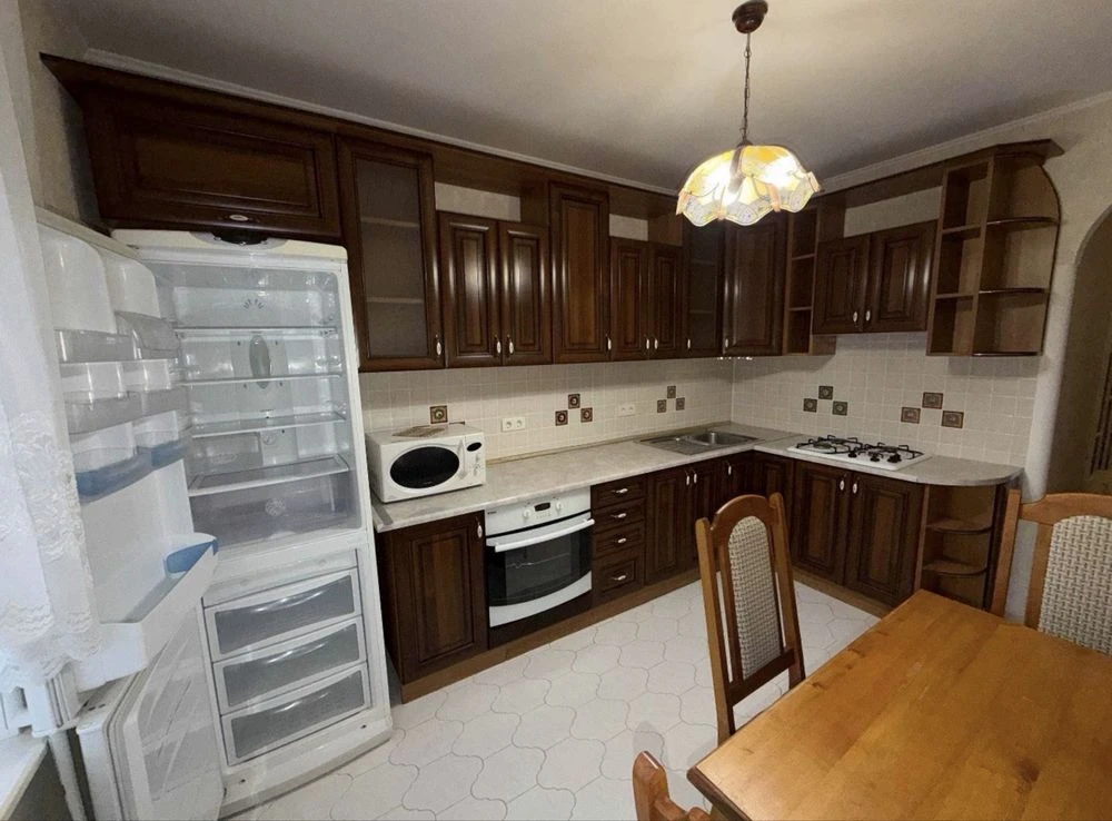 Renovated, 2-bedroom apartment 57 sq m
