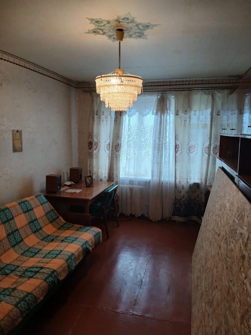 Sale of a 2-bedroom apartment in the Institute of Communication area.