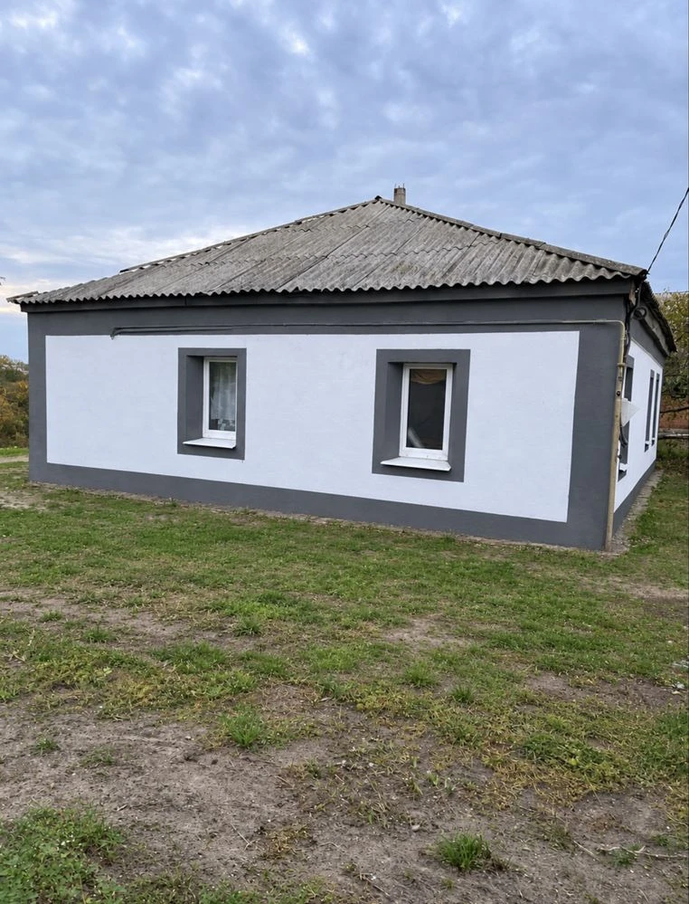 Продам будинок ! Гарна локація !