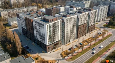 Простора півторакімнатна квартира в комплексі по вул. Капуша