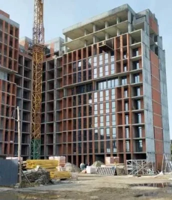 Простора півторакімнатна квартира в комплексі по вул. Капуша