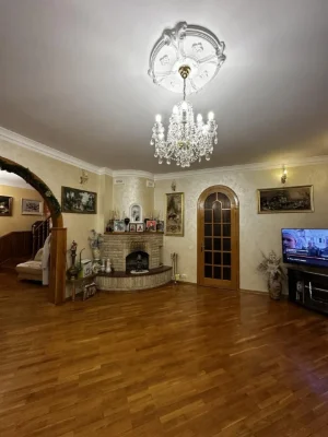 Будинок 550м2 на набережній