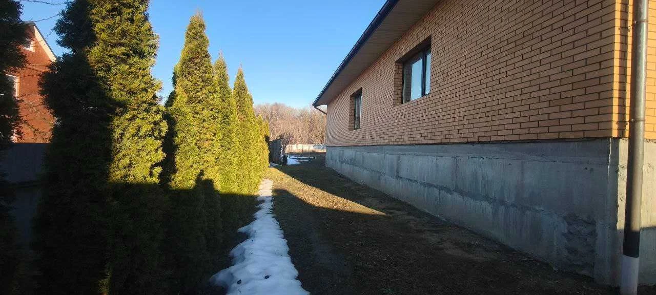 Продажа современного дома с камином, продуманной планировкой