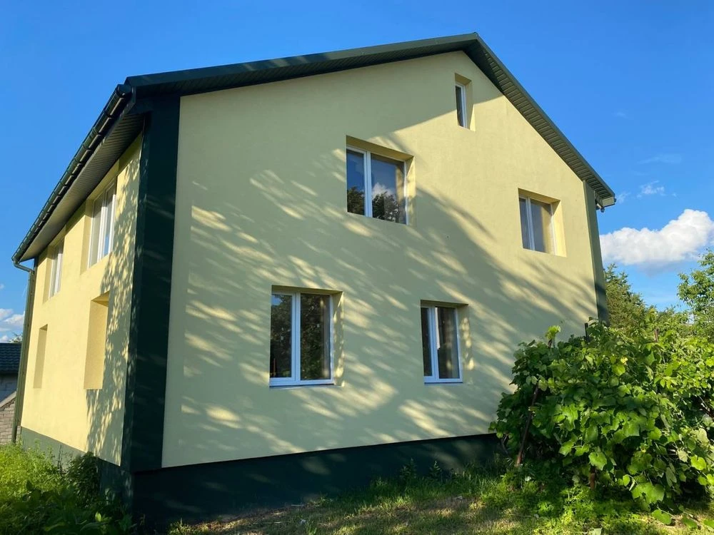Sale of a 6-room house