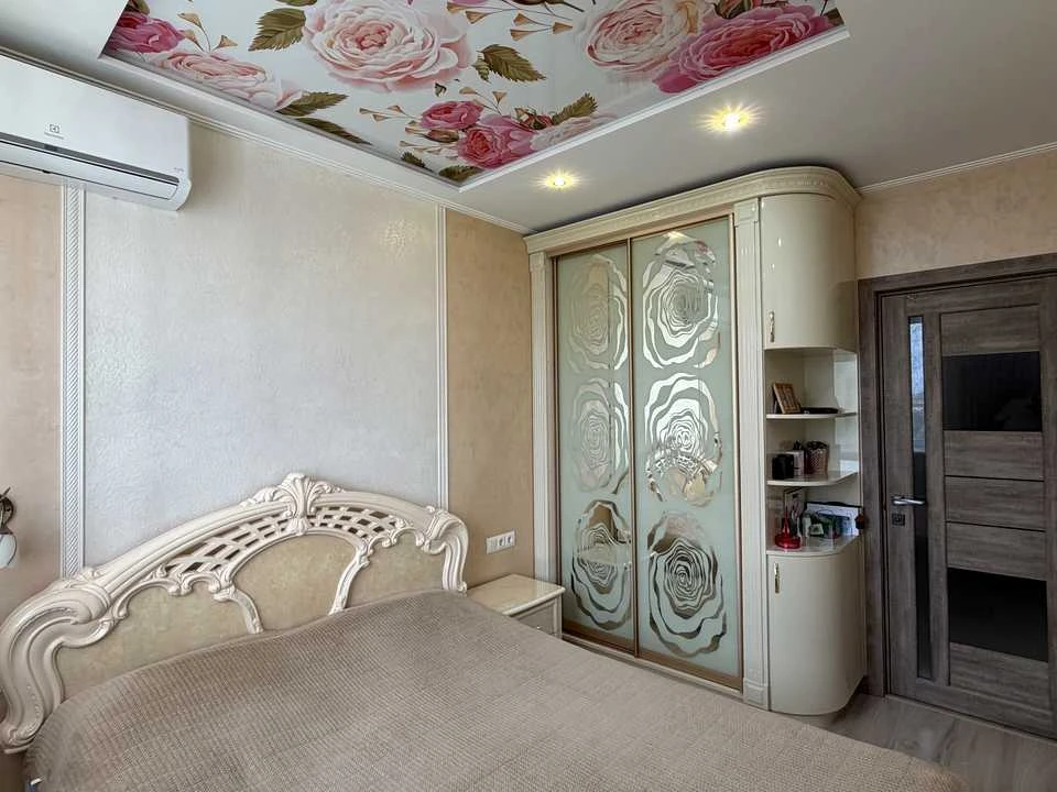 Apartment. Zhitomir, Pokrovska st.
