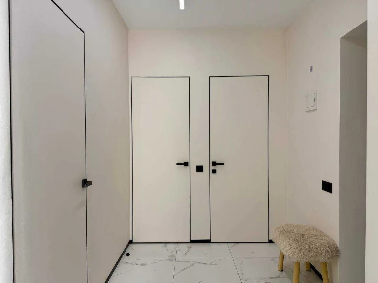 For sale, fully furnished 2-bedroom apartment with renovation in a new building.