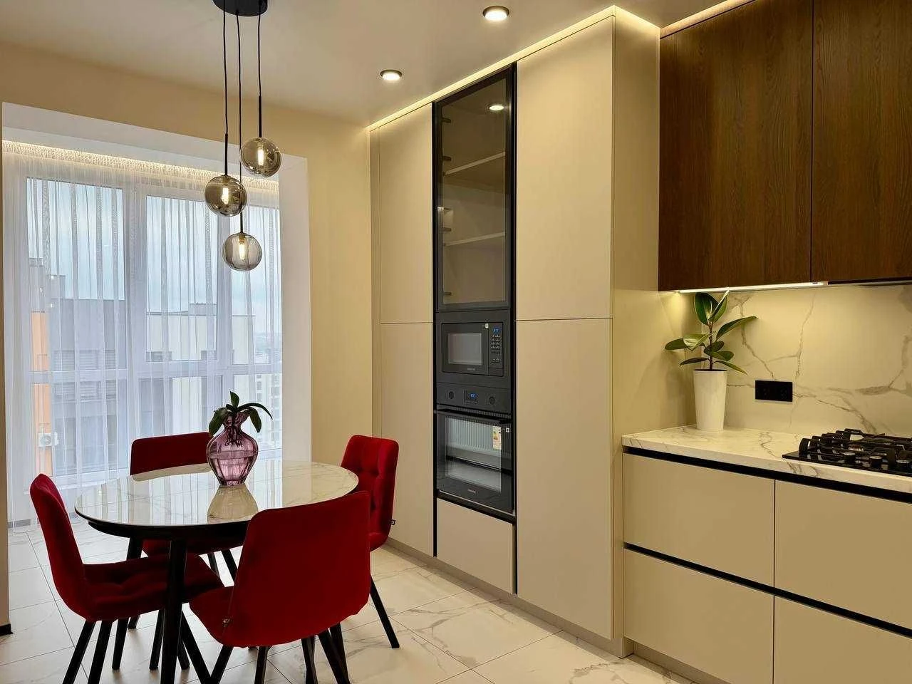 For sale, fully furnished 2-bedroom apartment with renovation in a new building.