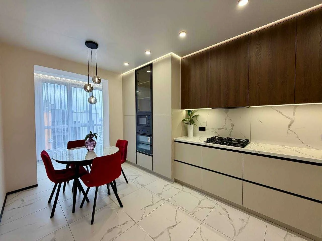 For sale, fully furnished 2-bedroom apartment with renovation in a new building.
