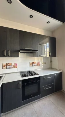 Продам добротную 3-комнатную квартиру на Грушевского 39/2 кор.