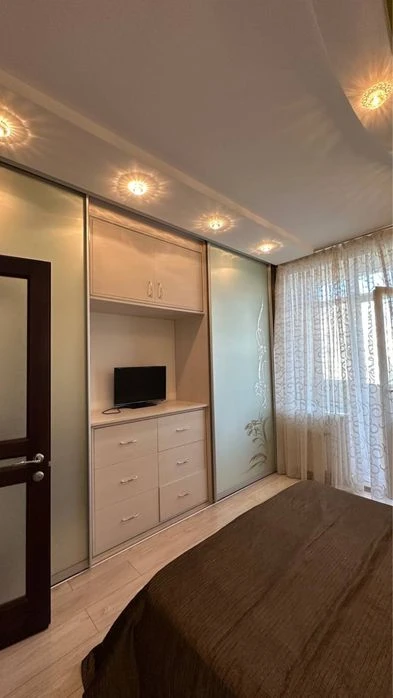 Продам добротную 3-комнатную квартиру на Грушевского 39/2 кор.
