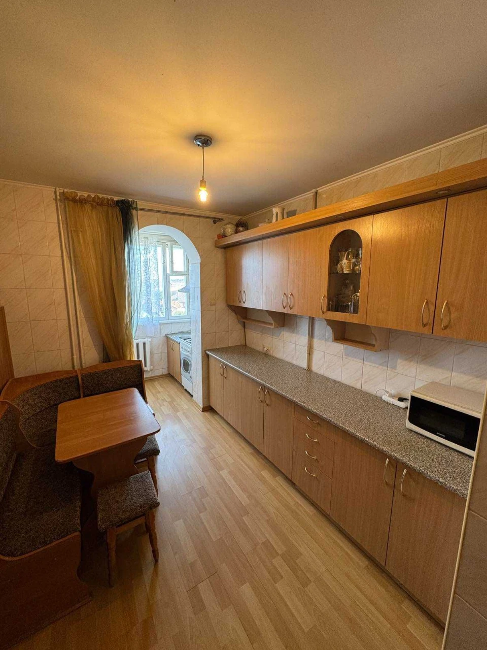 Продаж 4-кімнатного квартири • 92 м² • Буковинка • Гараж у