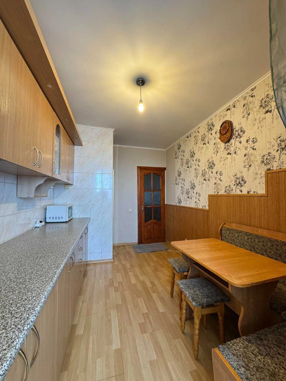 Продаж 4-кімнатного квартири • 92 м² • Буковинка • Гараж у
