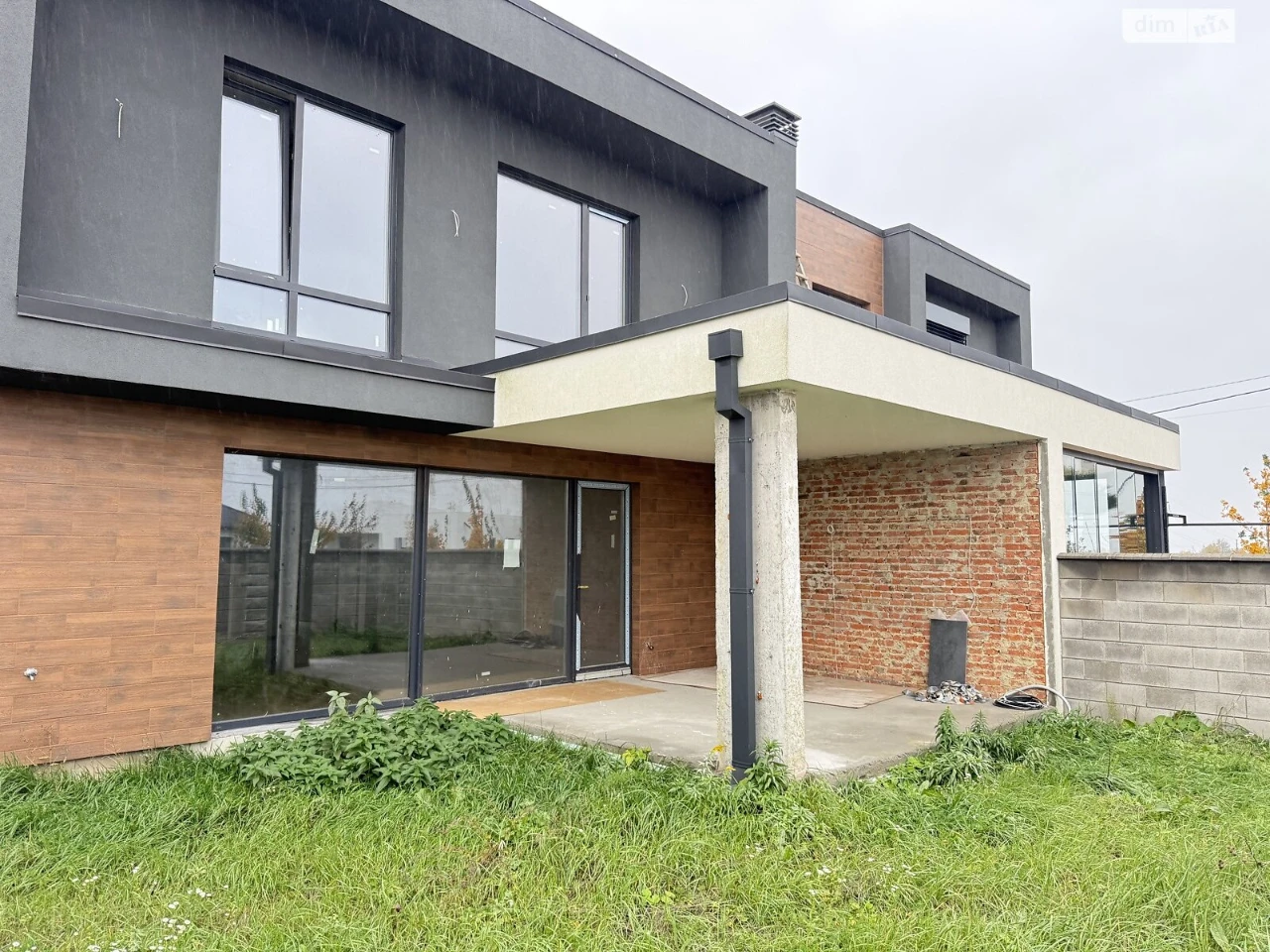 South Taunhouse for Sale
