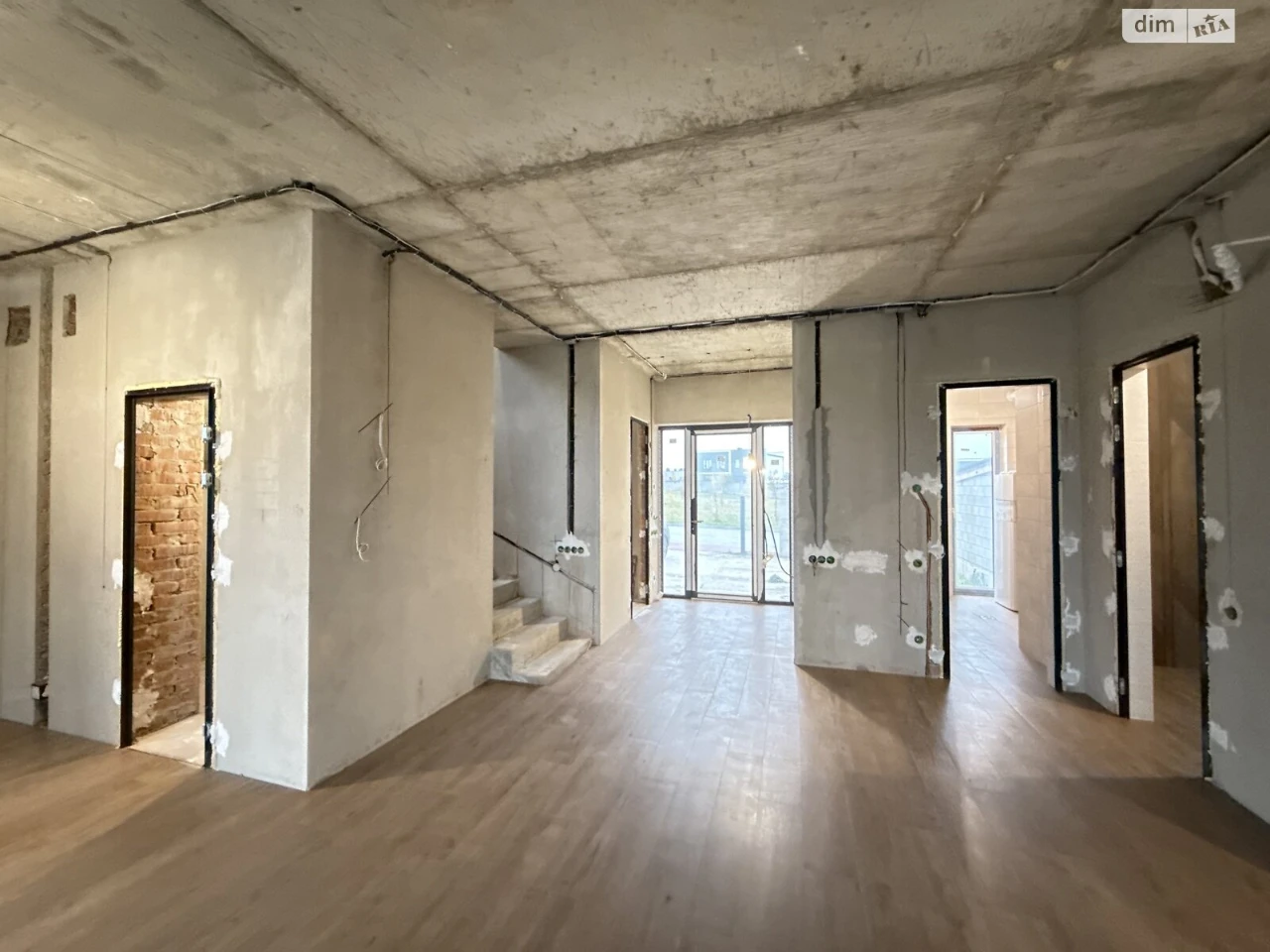 South Taunhouse for Sale