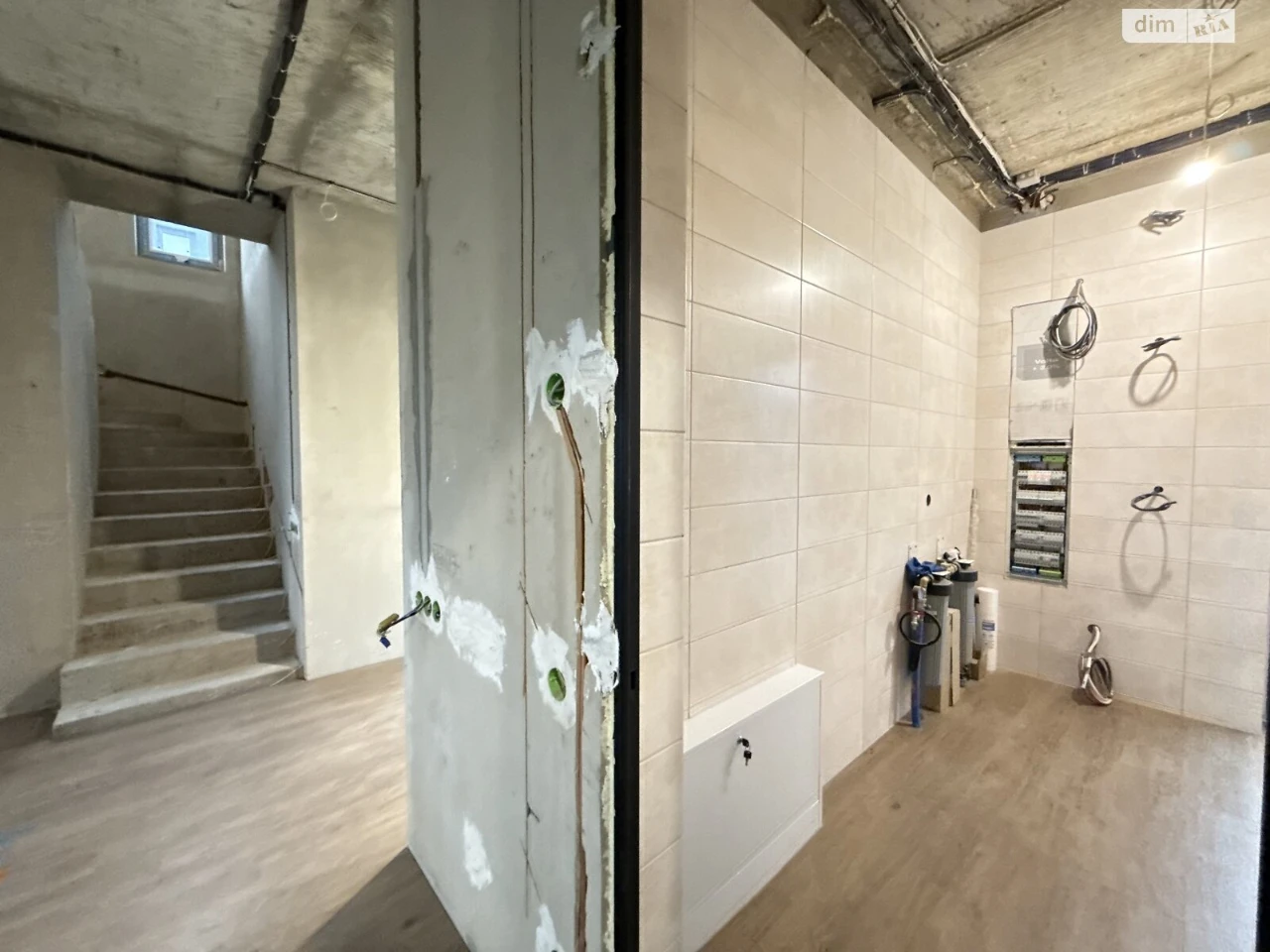 South Taunhouse for Sale