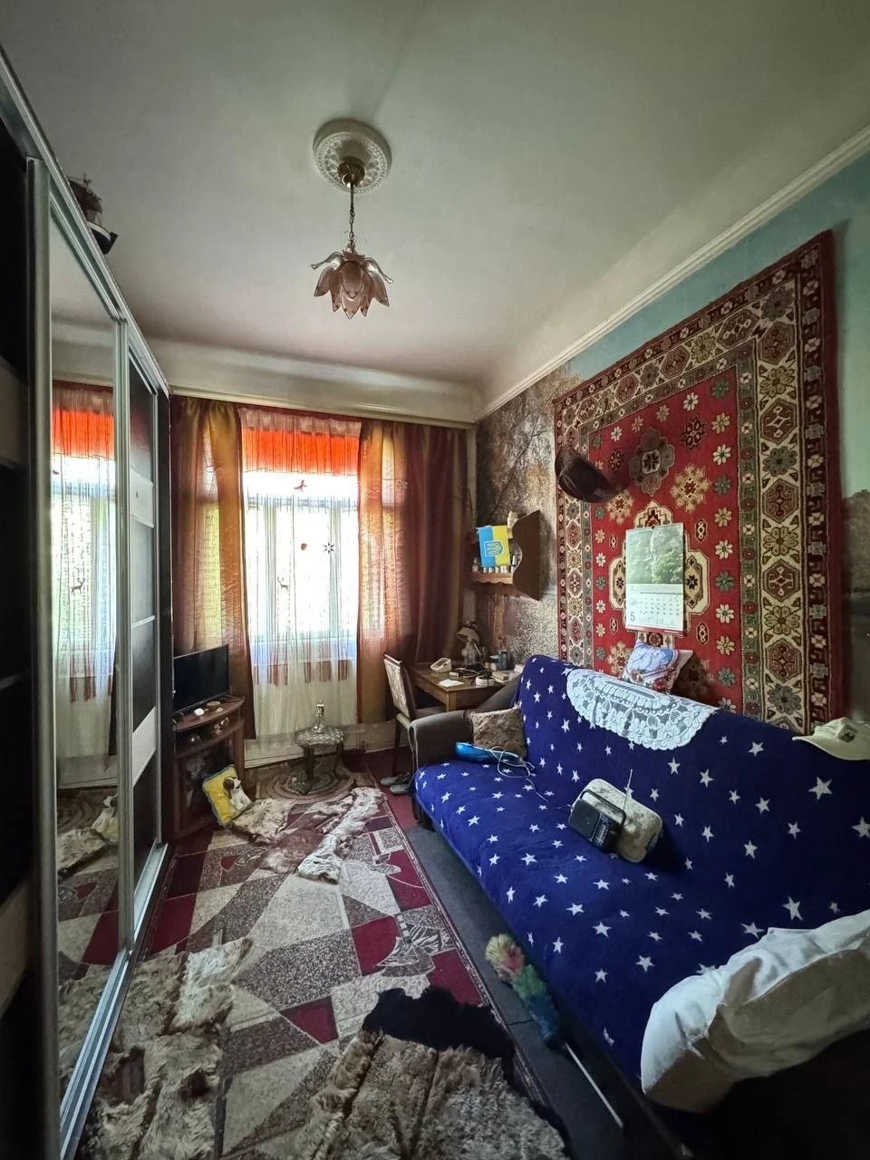 Продається будинок з приватним доступом до річки