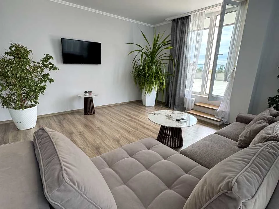 Apartment. Odesa, Lvivska St.