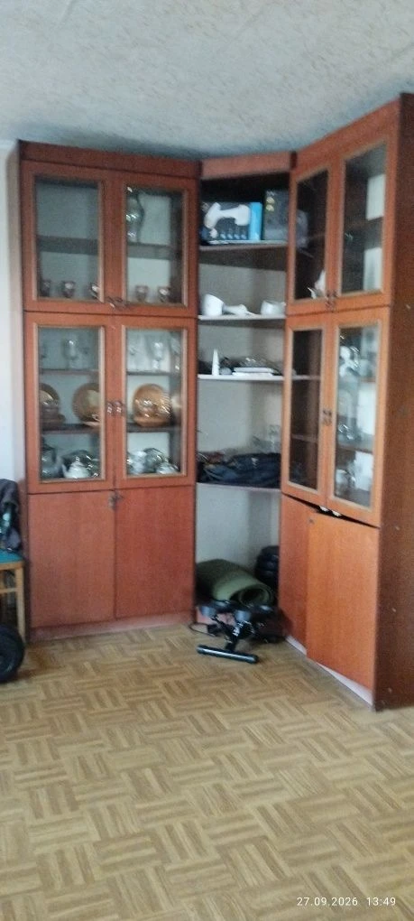 Продаю 3-х комнатную квартиру р-н Сухого Фонтана 2/9 кирпич.