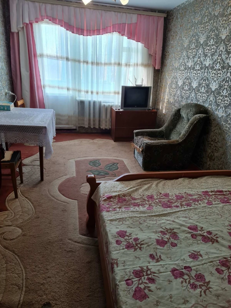 One-bedroom apartment for sale in Ingulsk district, Teatral Street