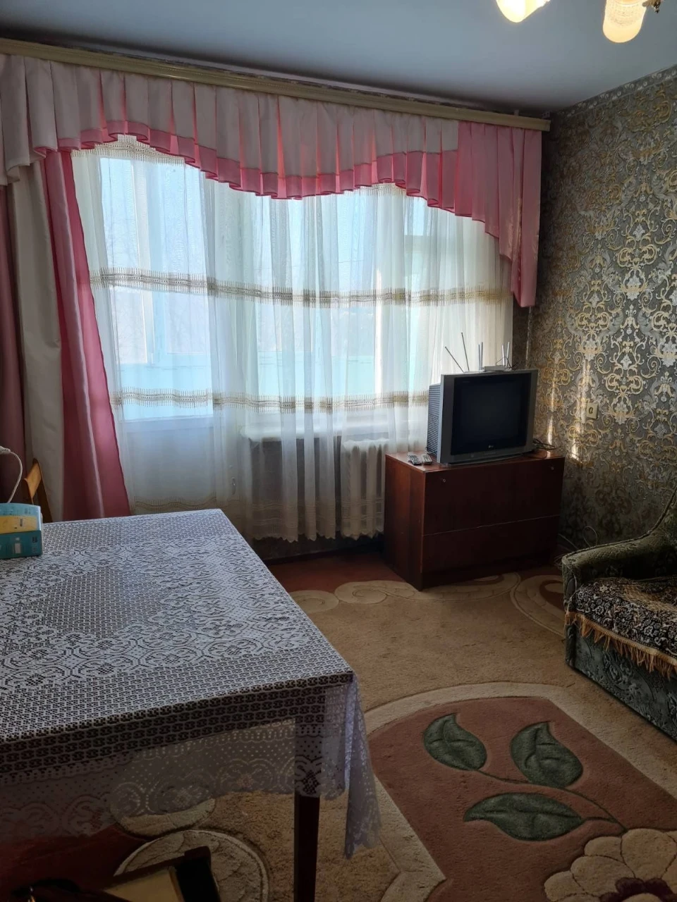 One-bedroom apartment for sale in Ingulsk district, Teatral Street