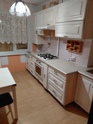 Selling a great 2-bedroom apartment (Pl. Pobedy)