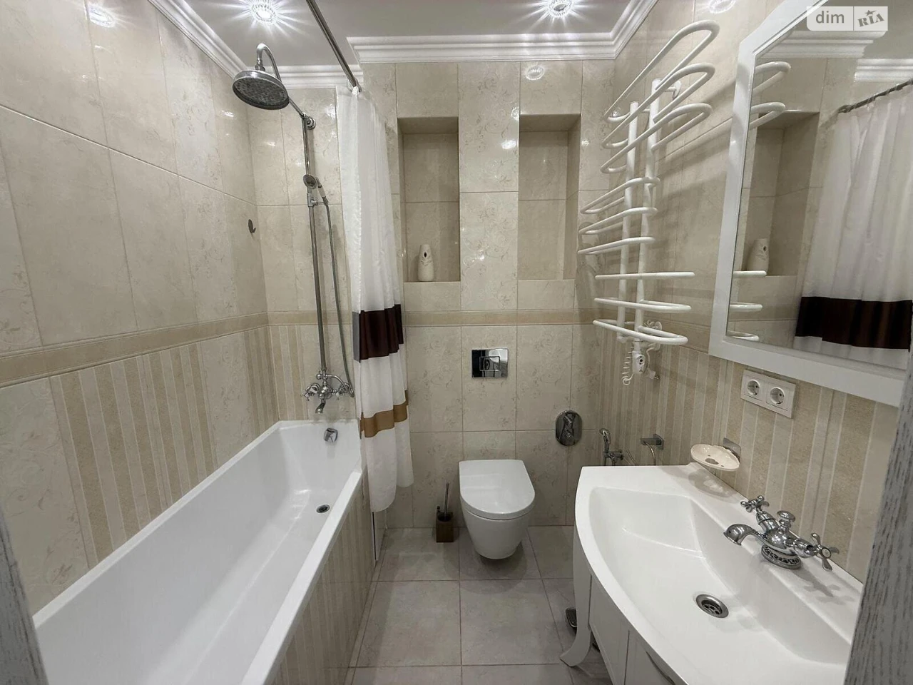 Flat for Sale - Center
