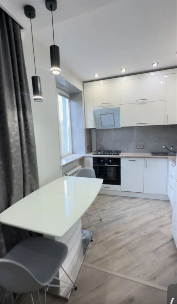 Sale of a luxurious apartment in the Central district