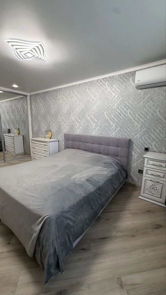 Sale of a luxurious apartment in the Central district