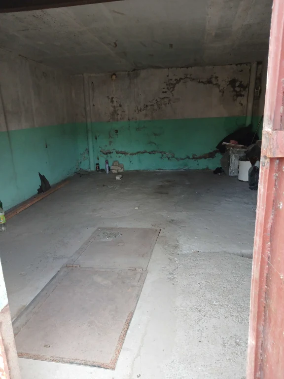 For sale garage in residential complex "Metallurg"