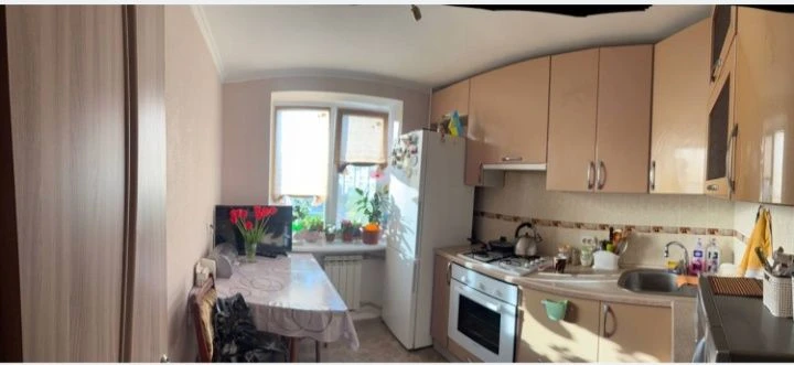 Продається 1-кімнатна квартира, 10-й мікрорайон, район Берізки.