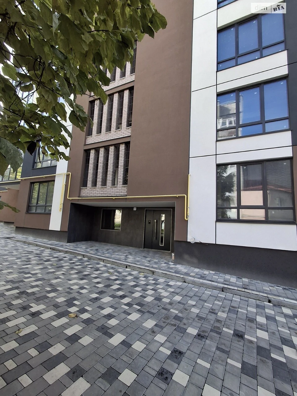 Apartment for Sale, Obolya