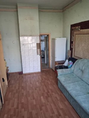 Selling a small hotel room from the owner.