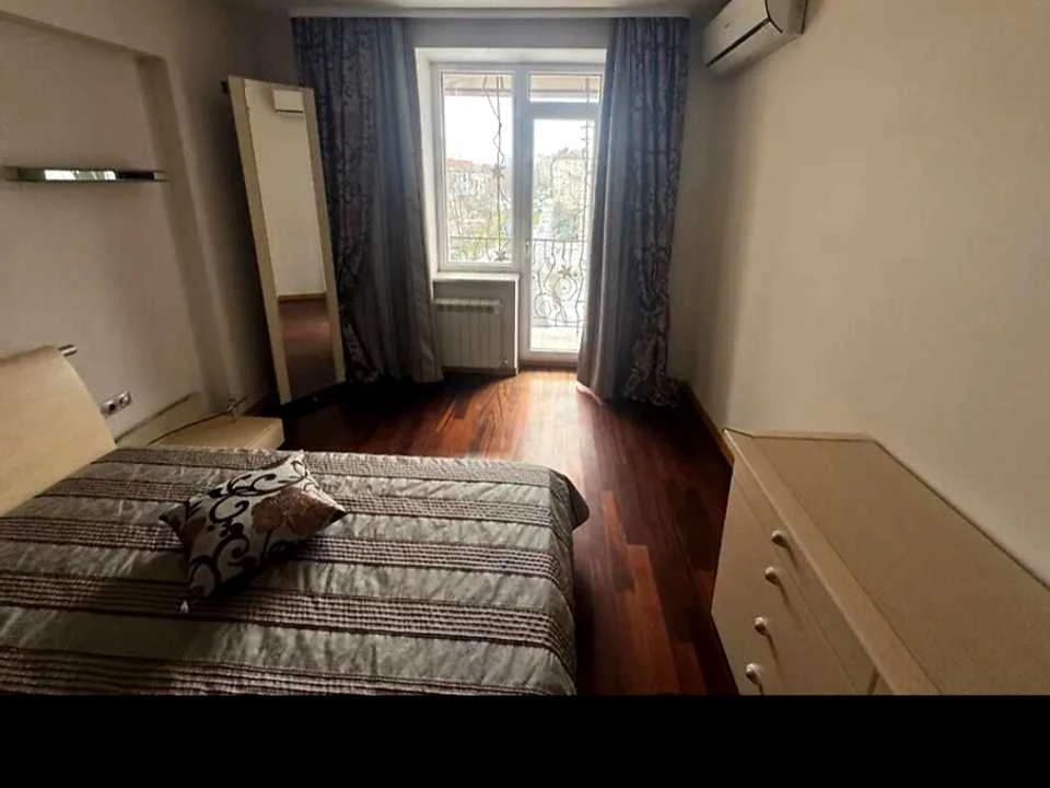 Apartment. Ternopil, Myru Street