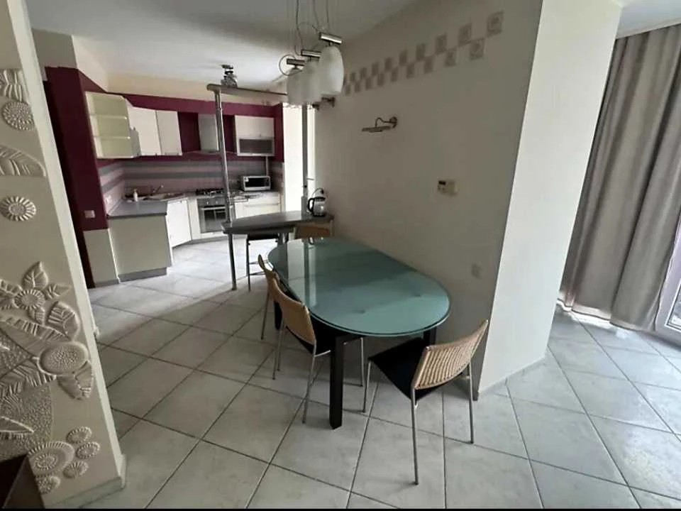 Apartment. Ternopil, Myru Street
