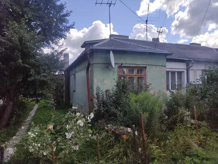 Sale of a 2-room apartment 51.1 sq.m in a private sector, city of Lutsk