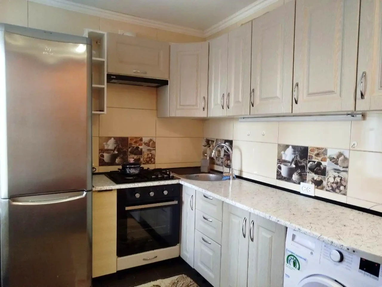 Продаж квартири 2-кімнатній 55 м² 2/2 поверхів