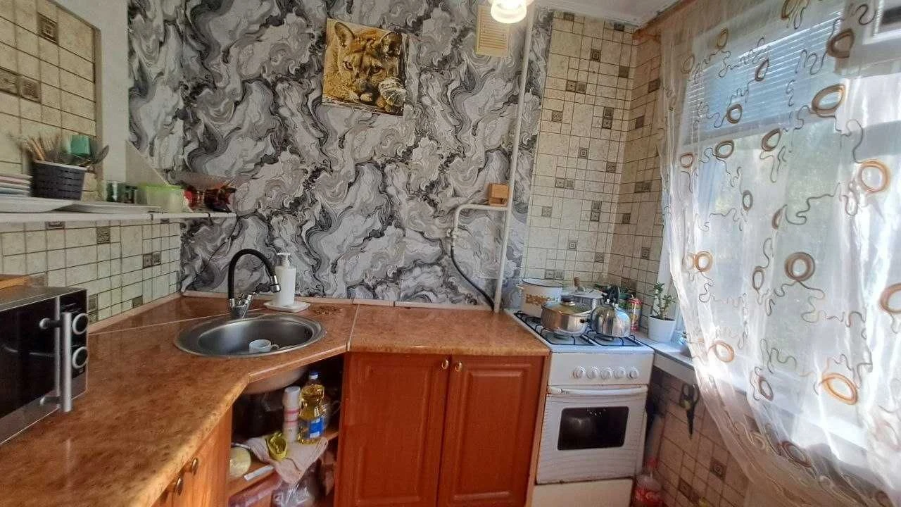 Продается 2-комнатная квартира по адресу проспект Левка Лук'яненка