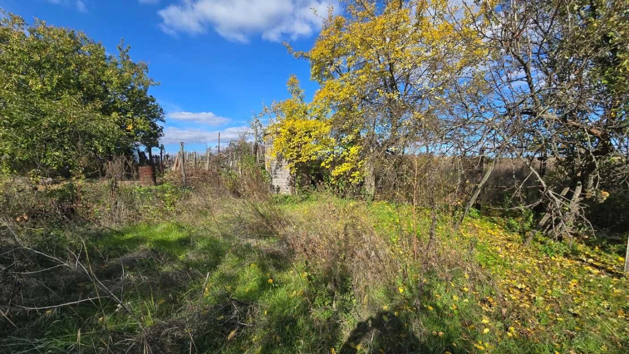 Land for sale: 7.5 acres for building a house!