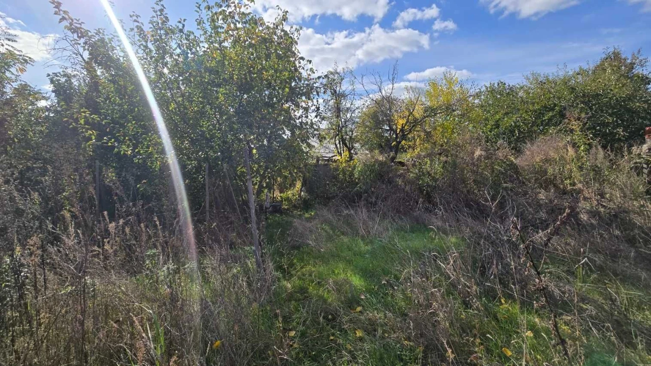 Land for sale: 7.5 acres for building a house!