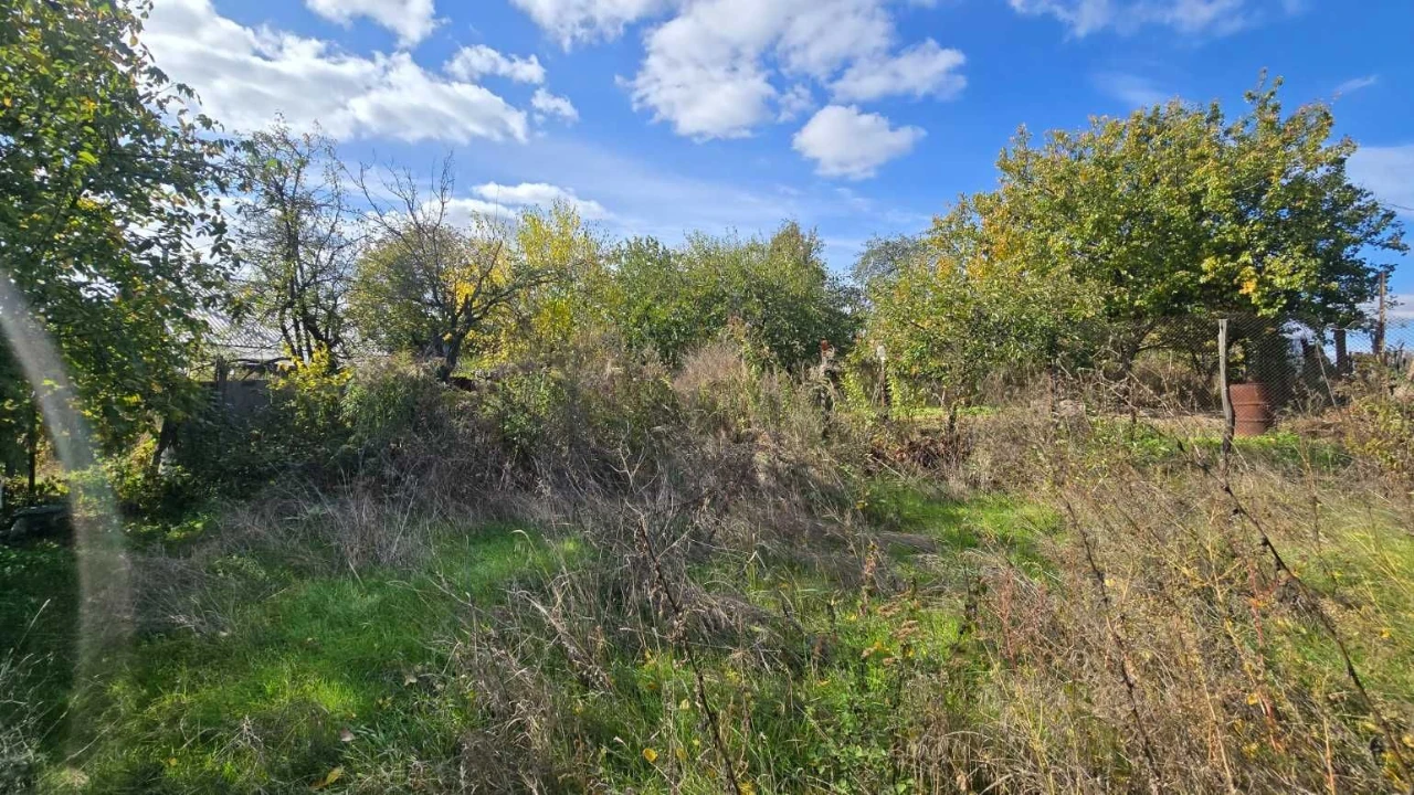 Land for sale: 7.5 acres for building a house!